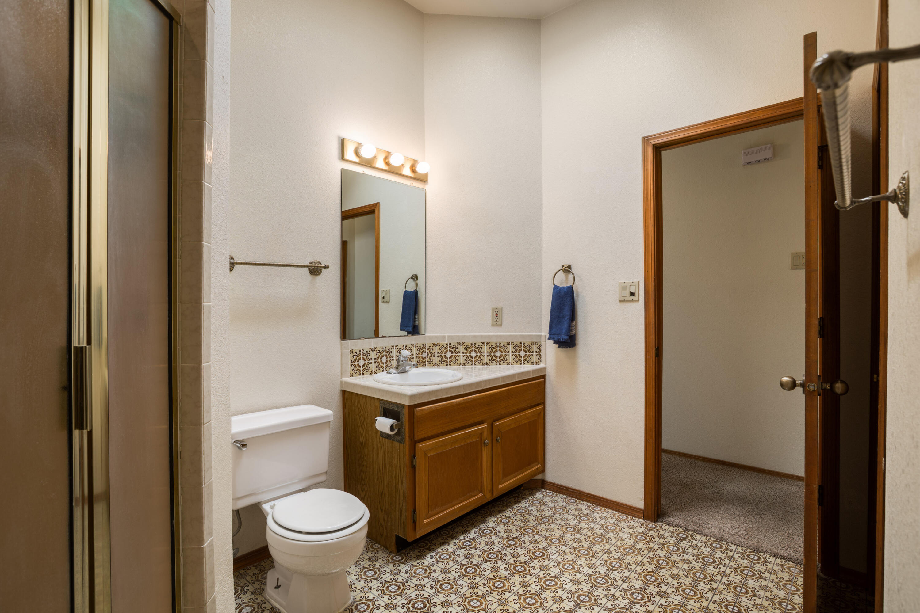 Photo 12 — 9936 Osuna Road NE