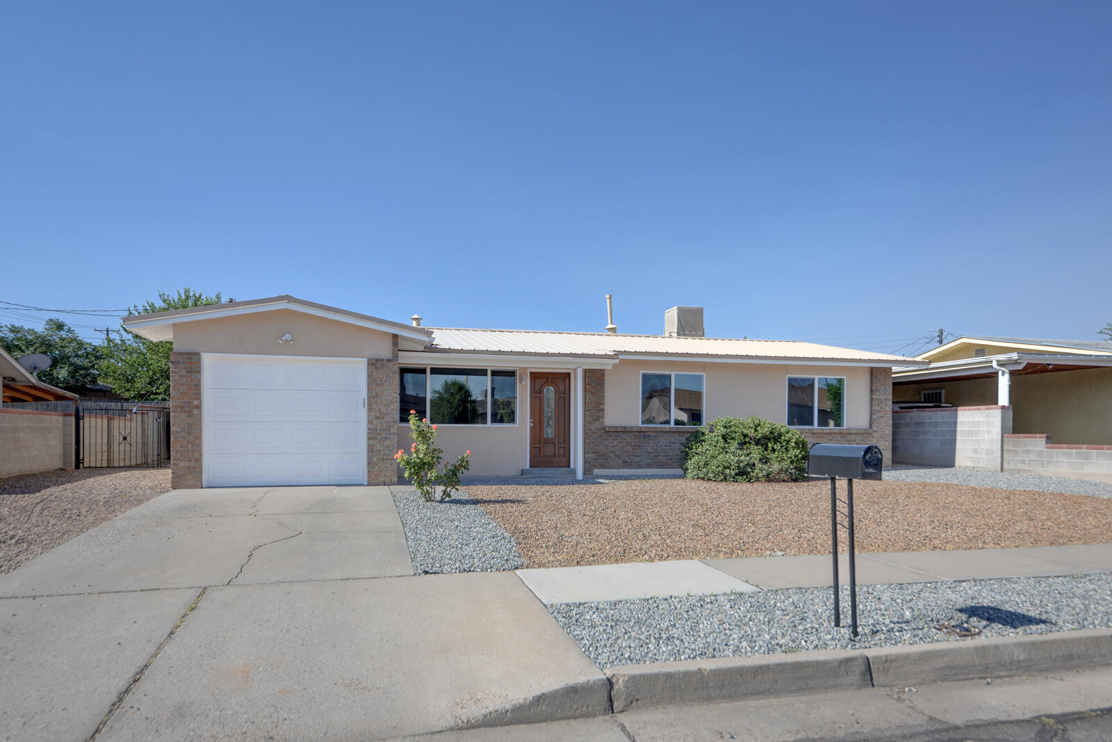 Photo 1 of Sale Pending at 1444 Loma Hermosa Ct Nw, Albuquerque, NM 87105 | MLS# 1106731 | Listing updated on 2026-09-05