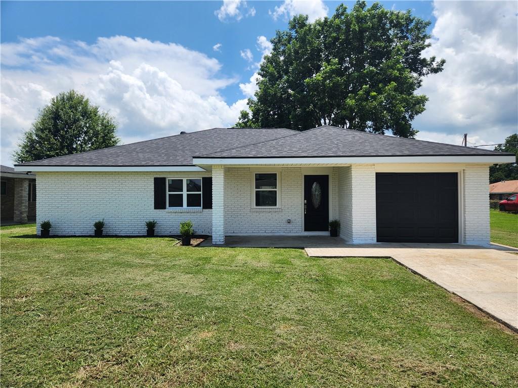 Homes for sale in Belle Chasse, LA | 112 Nu St, Belle Chasse, LA 70037 | MLS# 2566116
