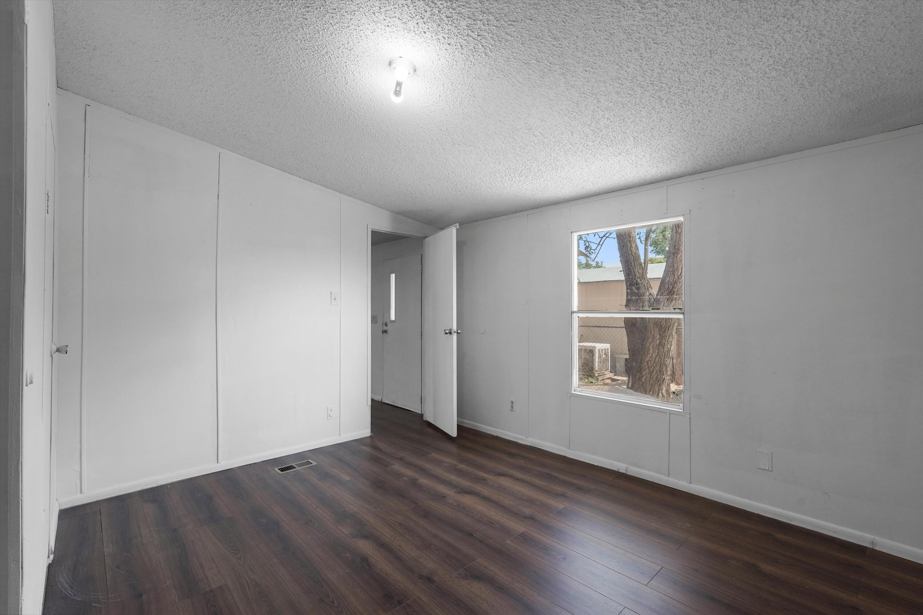 Photo 14 — 4203 Axtell Street SE
