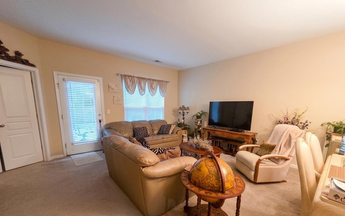 2617184 | Photo 10