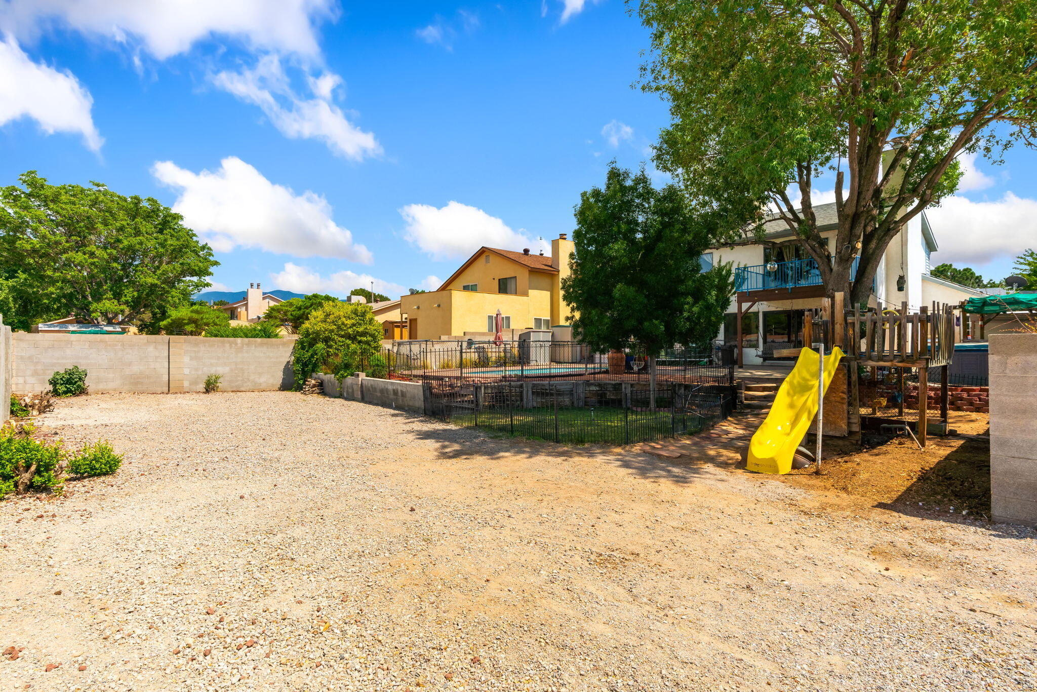 Photo 19 — 6845 Vivian Drive NE