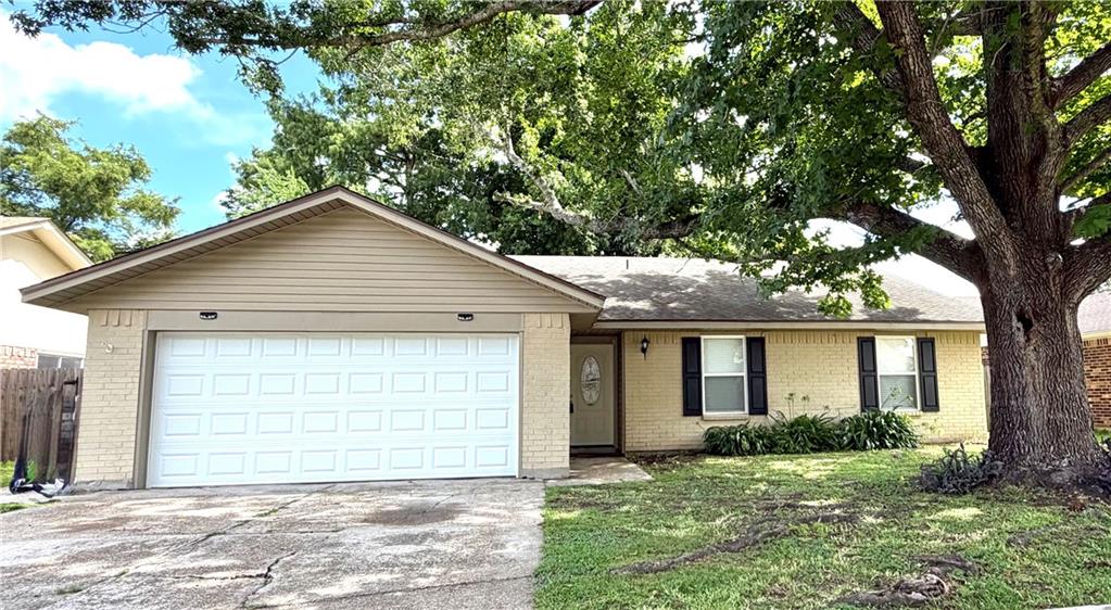 Single family home for sale at 2748 Chenier St, Marrero, LA 70072 | MLS# 2566746