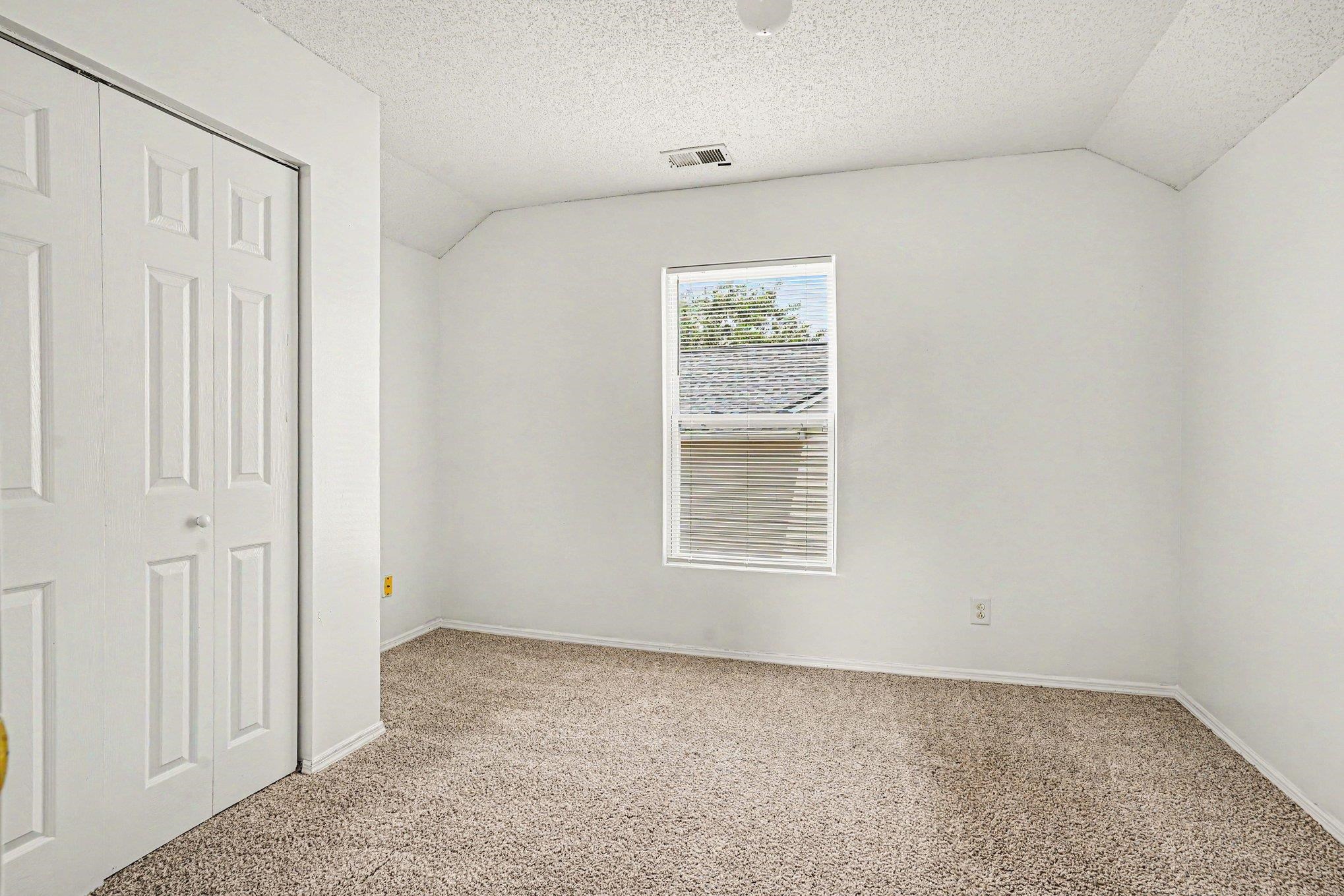 2617253 | Photo 23