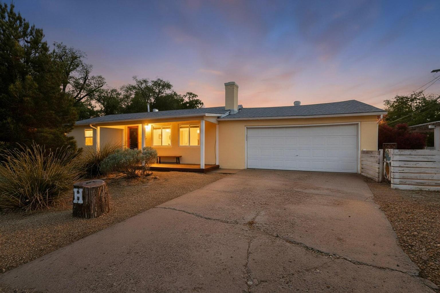 801 Amherst Drive NE, Albuquerque