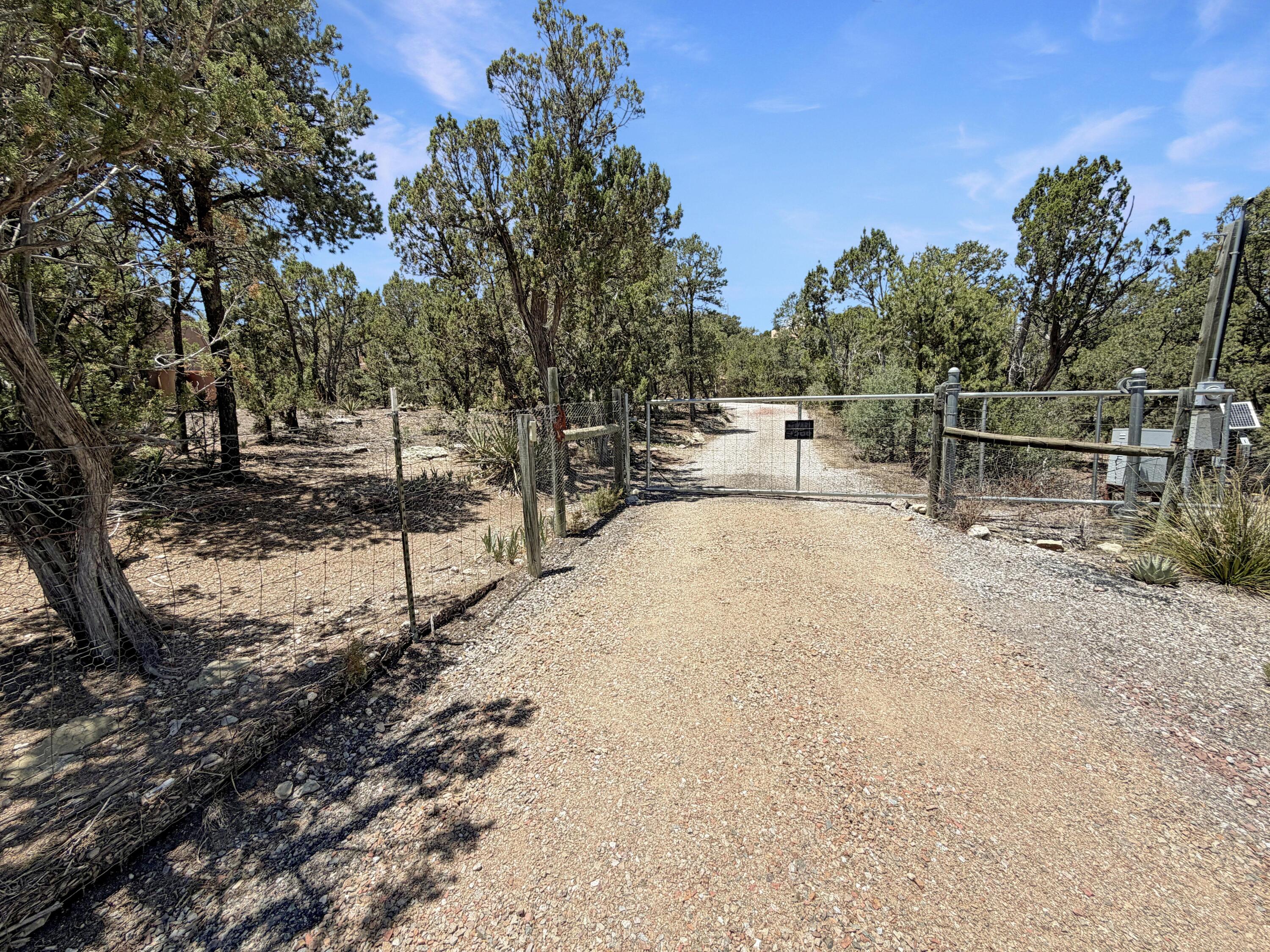 18th image of 16 Erin Ln, Tijeras, NM 87059 | MLS# 1107026