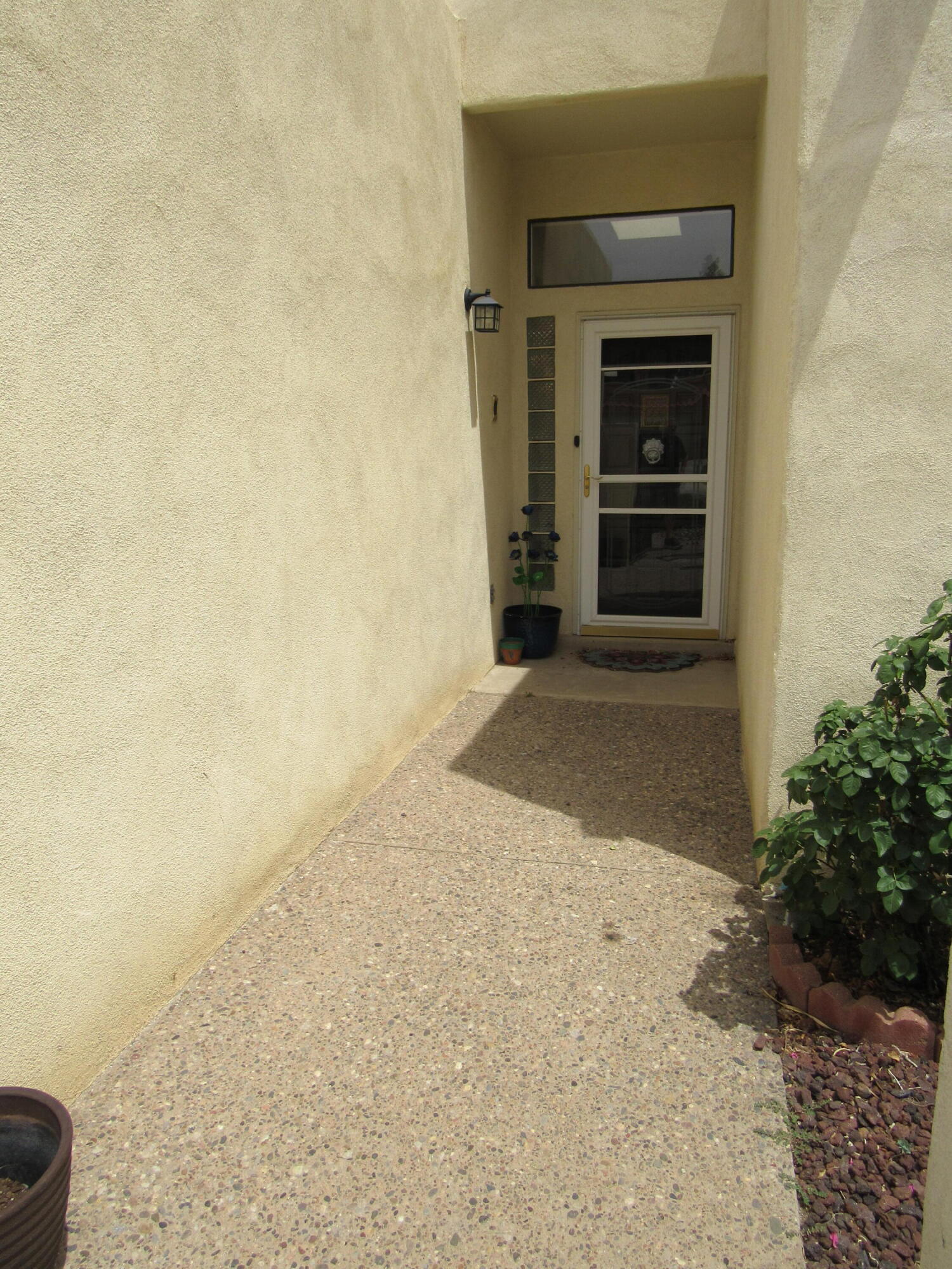Photo 3 of Sale Pending at 9917 Denali Rd Ne, Albuquerque, NM 87111 | MLS# 1107105 | Listing updated on 2026-09-19