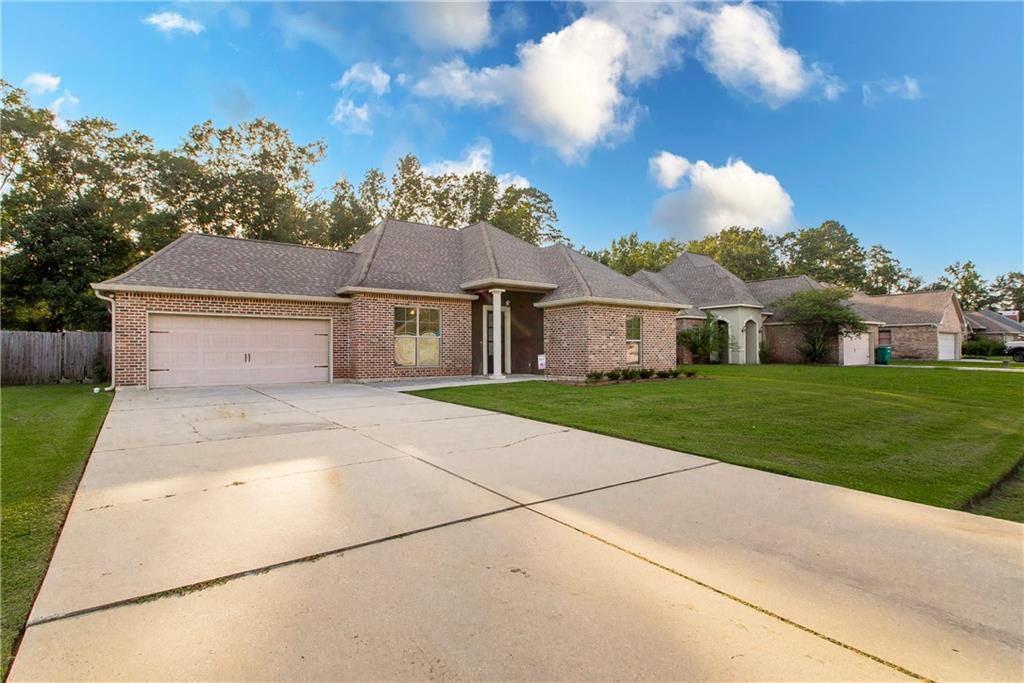 Photo 2 of Single family home for sale at 40049 Olde Ml Ln, Ponchatoula, LA 70454 | MLS# 2564612 | Listing updated on 2026-09-02