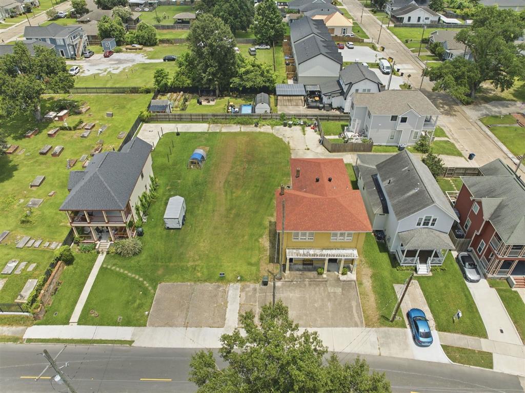 1129 Common Street — photo 3