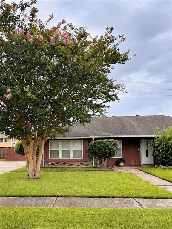 Homes for sale in La Place, LA | 2409 Virginian Colony Ave, La Place, LA 70068 | MLS# 2567436