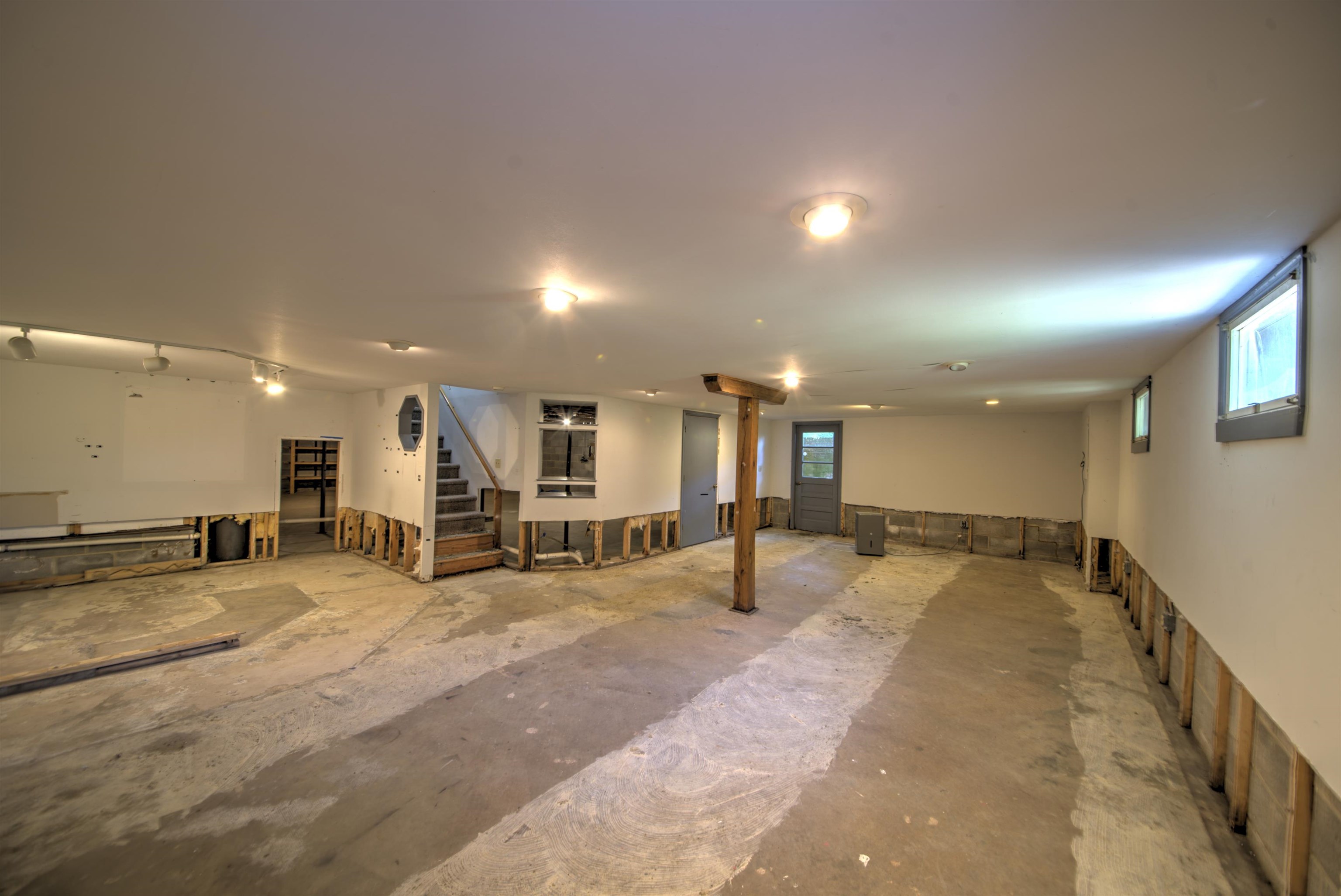 1667 Laurel Hill Rd