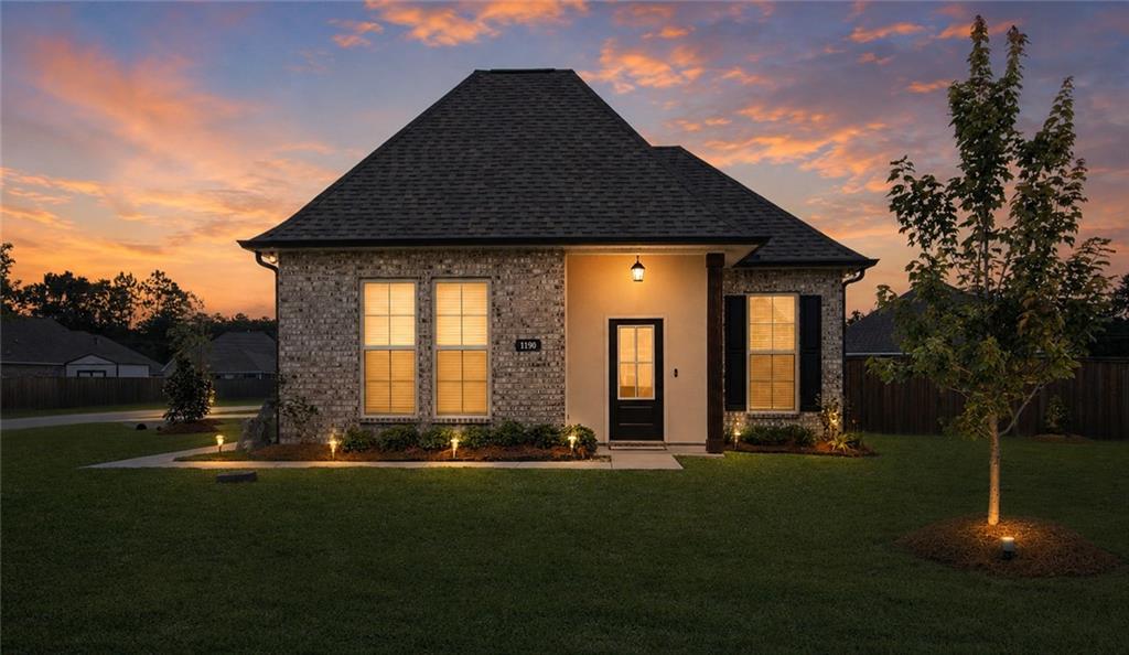 Photo 3 of Single family home for sale at 1190 Barrington Dr, Covington, LA 70435 | MLS# 2567369 | Listing updated on 2026-09-09