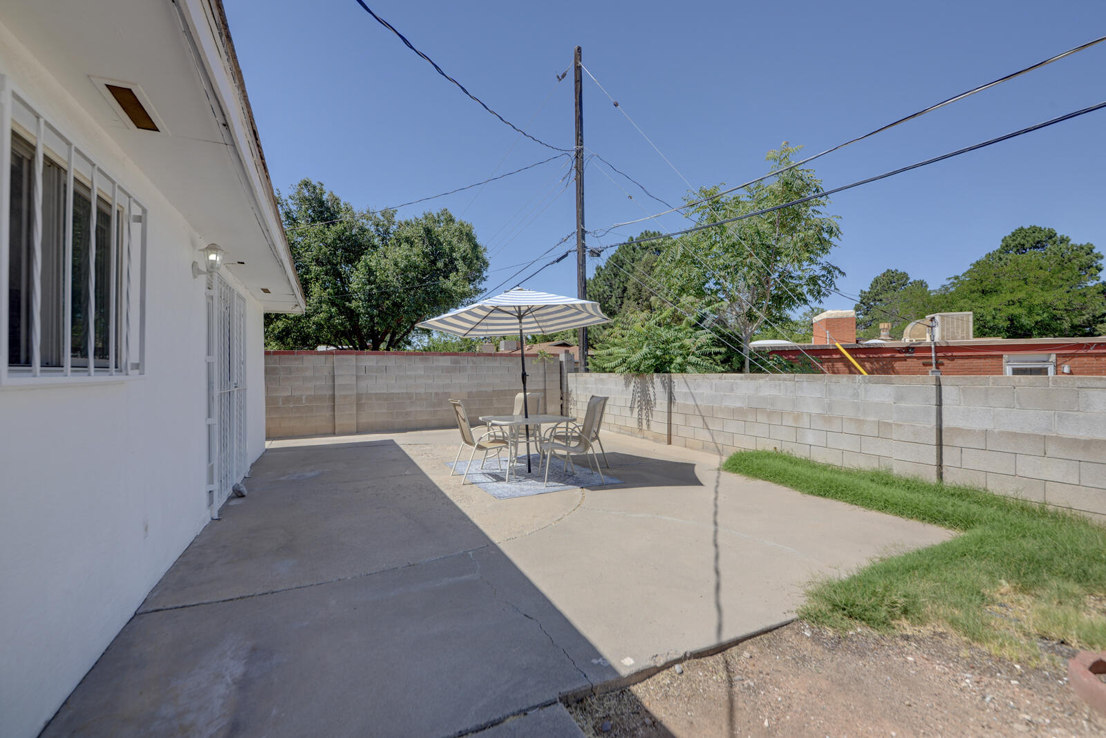 Photo 6 — 2929 Espanola Street NE