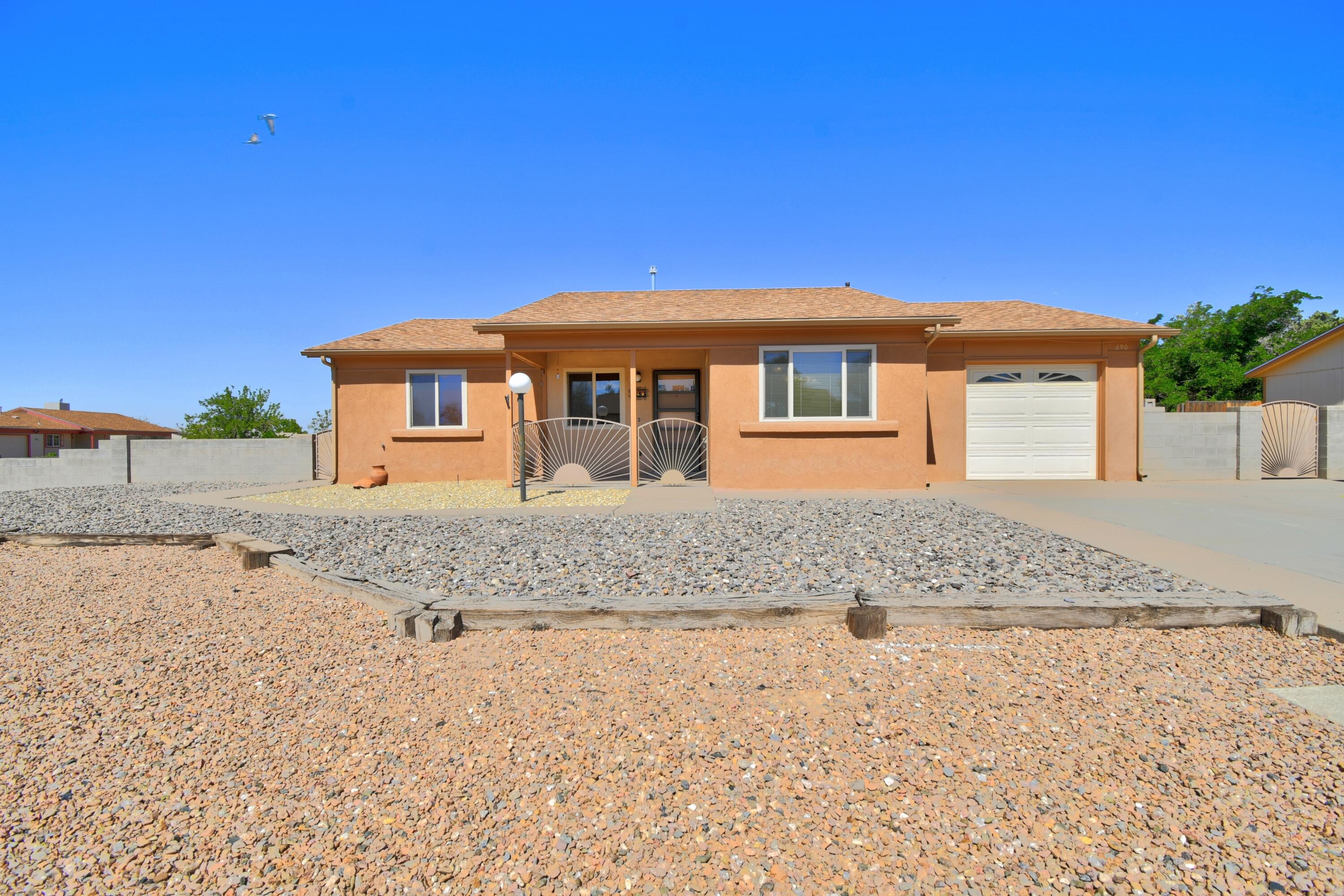 690 Archibeque Avenue SE, Rio Rancho, NM 87124