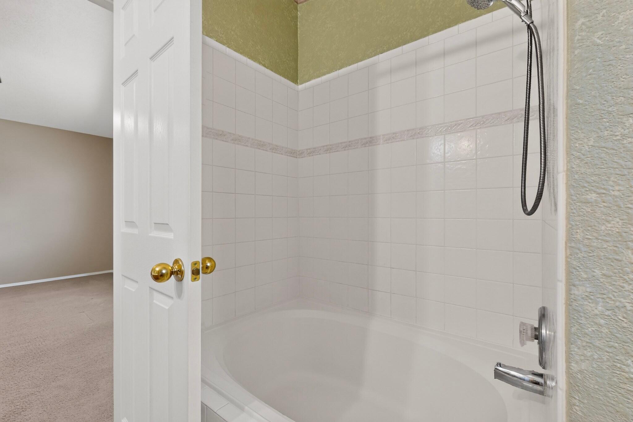 Photo 12 — 10238 Country Meadows Drive NW