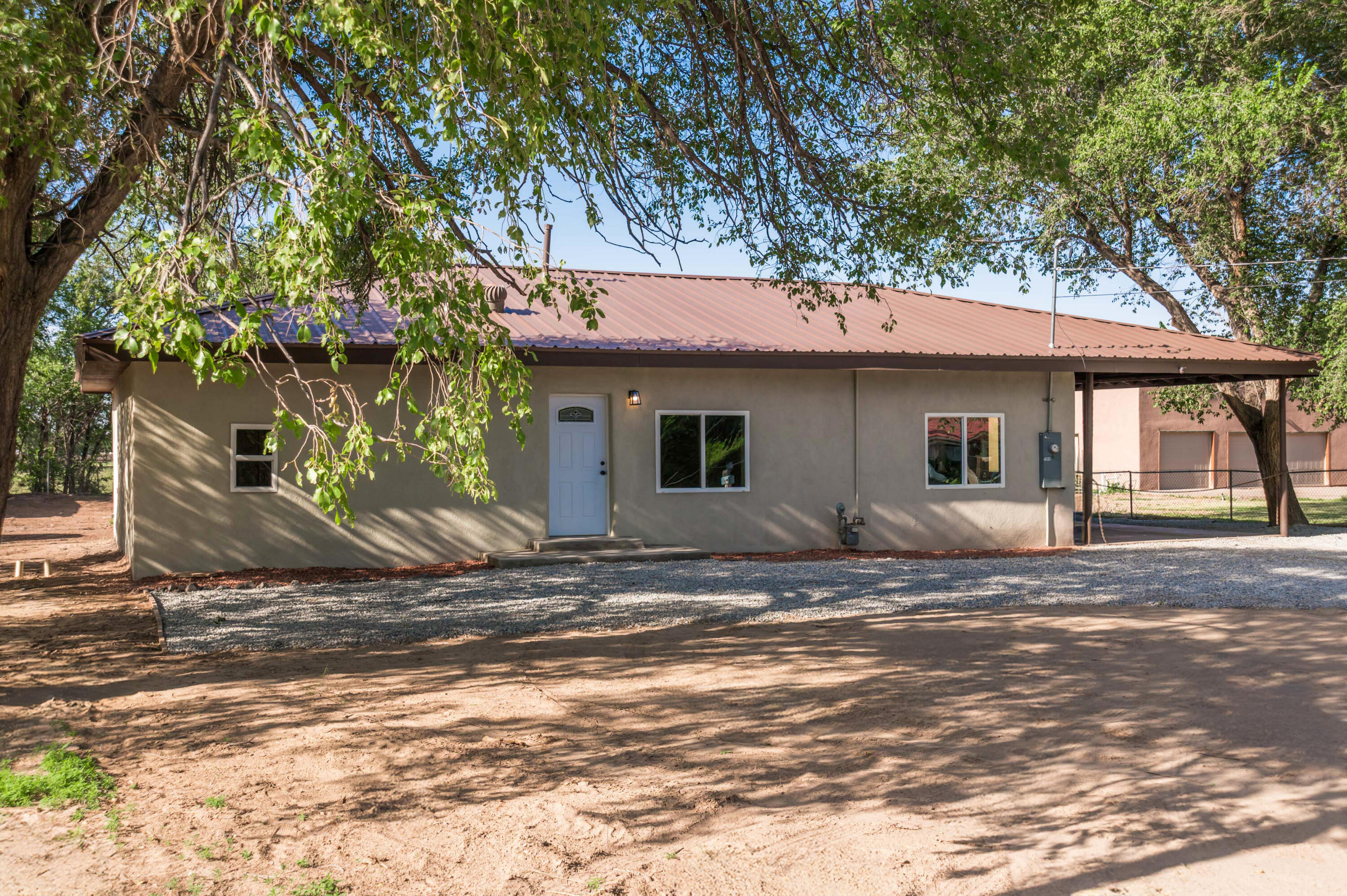 2008 Le Avenue, Albuquerque NM 87105