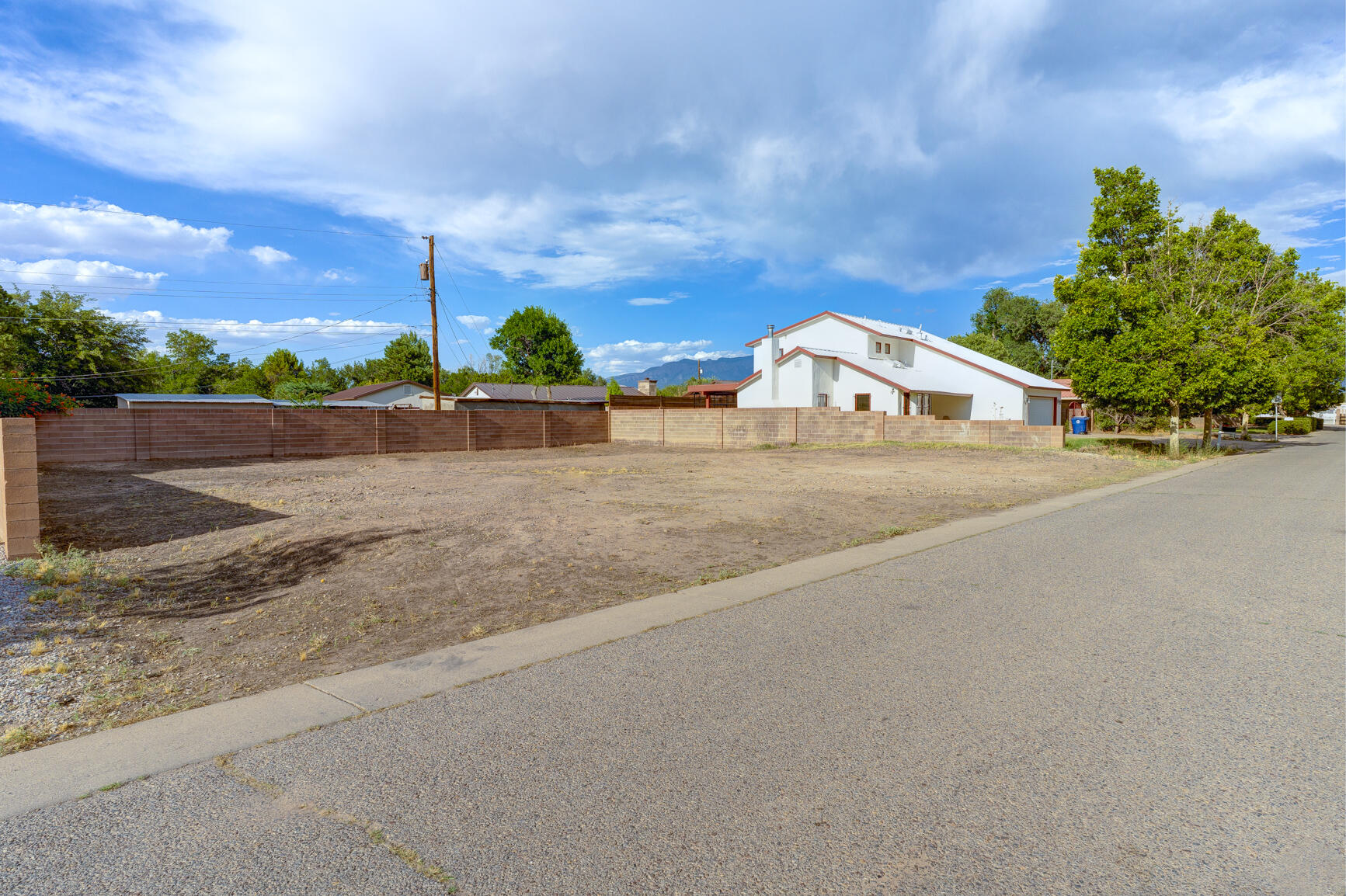 2nd image of 803 Los Poblanos Ranch Rd Nw, Albuquerque, NM 87107 | MLS# 1107385
