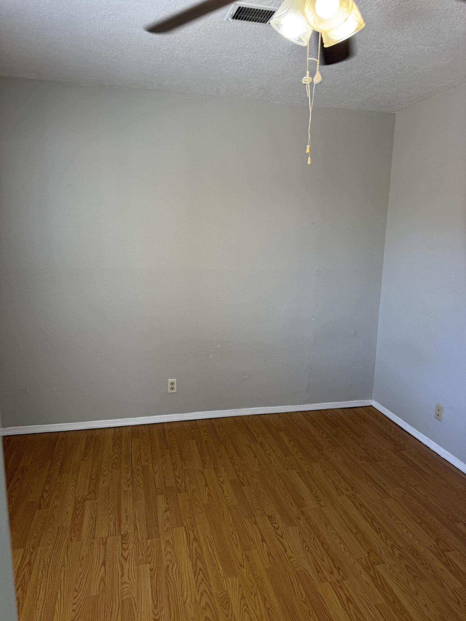 Photo 17 — 1621 Patti Place NE