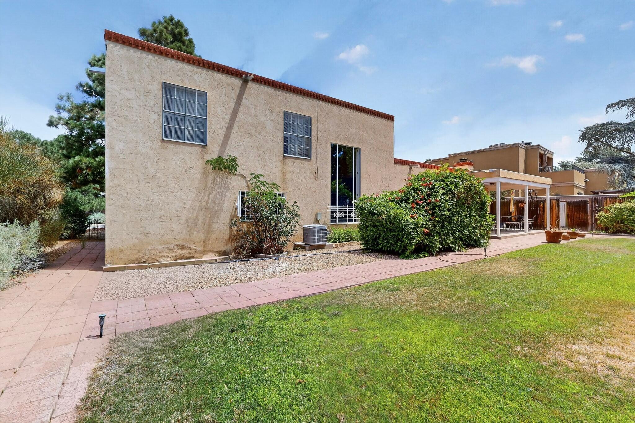 Photo 6 — 7200 Vista Del Arroyo Avenue NE
