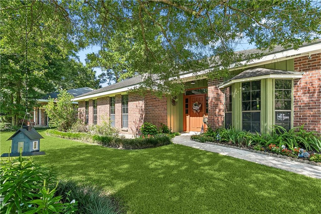 2nd image of 16 Cara Ct, Mandeville, LA 70471 | MLS# 2568182