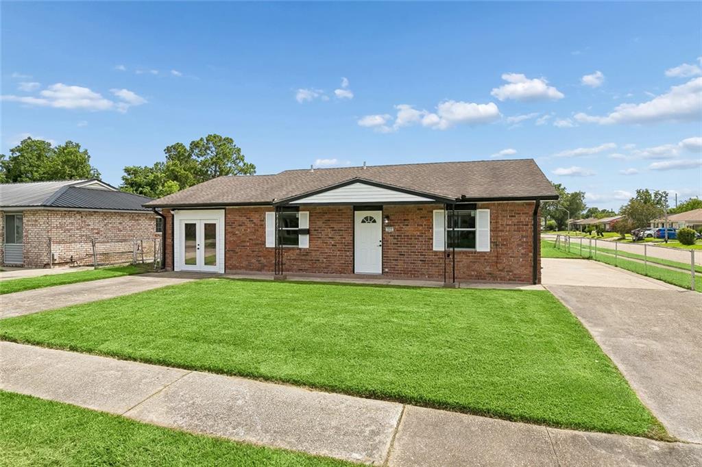Single family home for sale at 333 Counsel Dr, Westwego, LA 70094 | MLS# 2568120