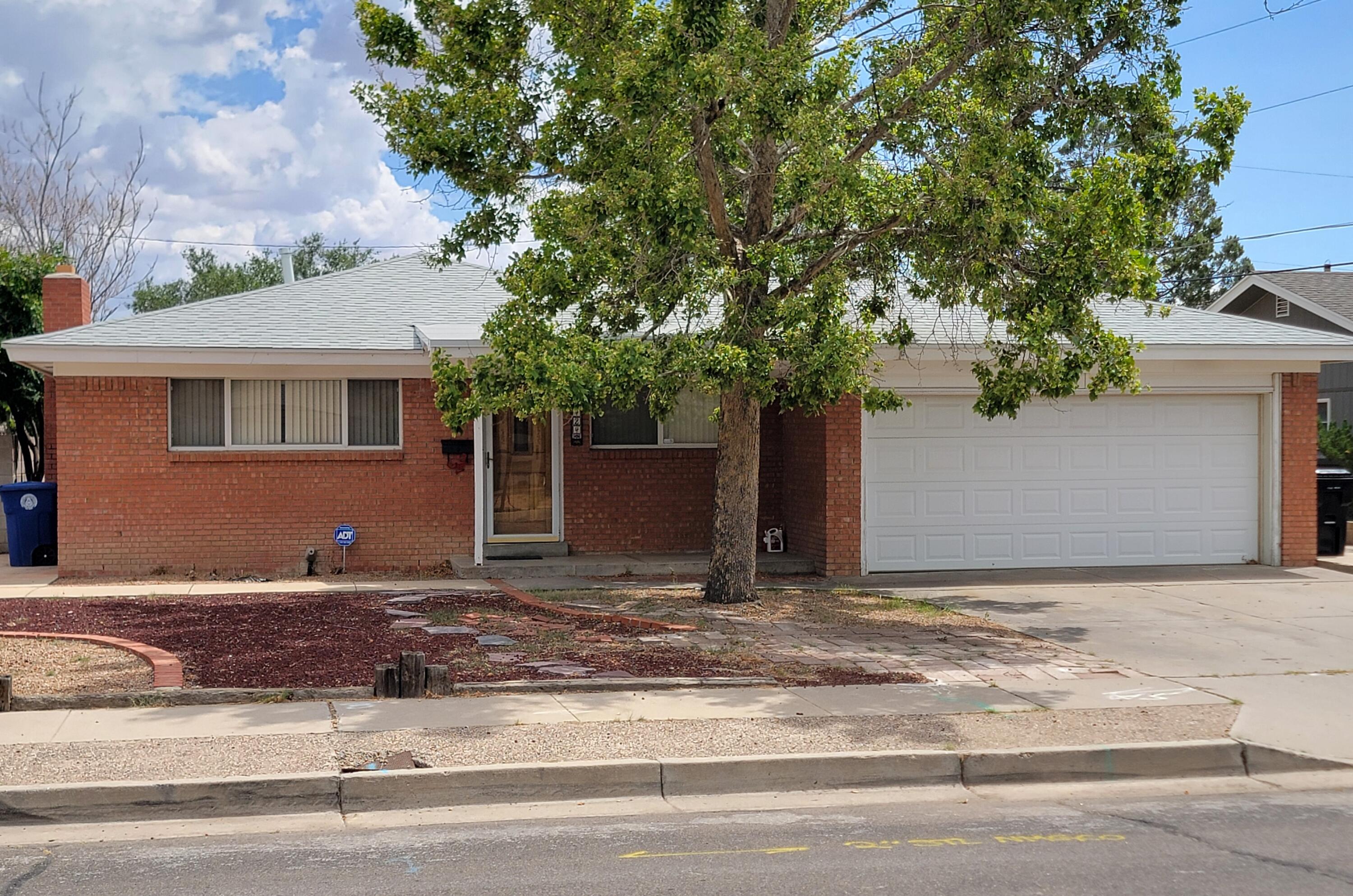 8424 Palo Duro Avenue, Albuquerque NM 87111