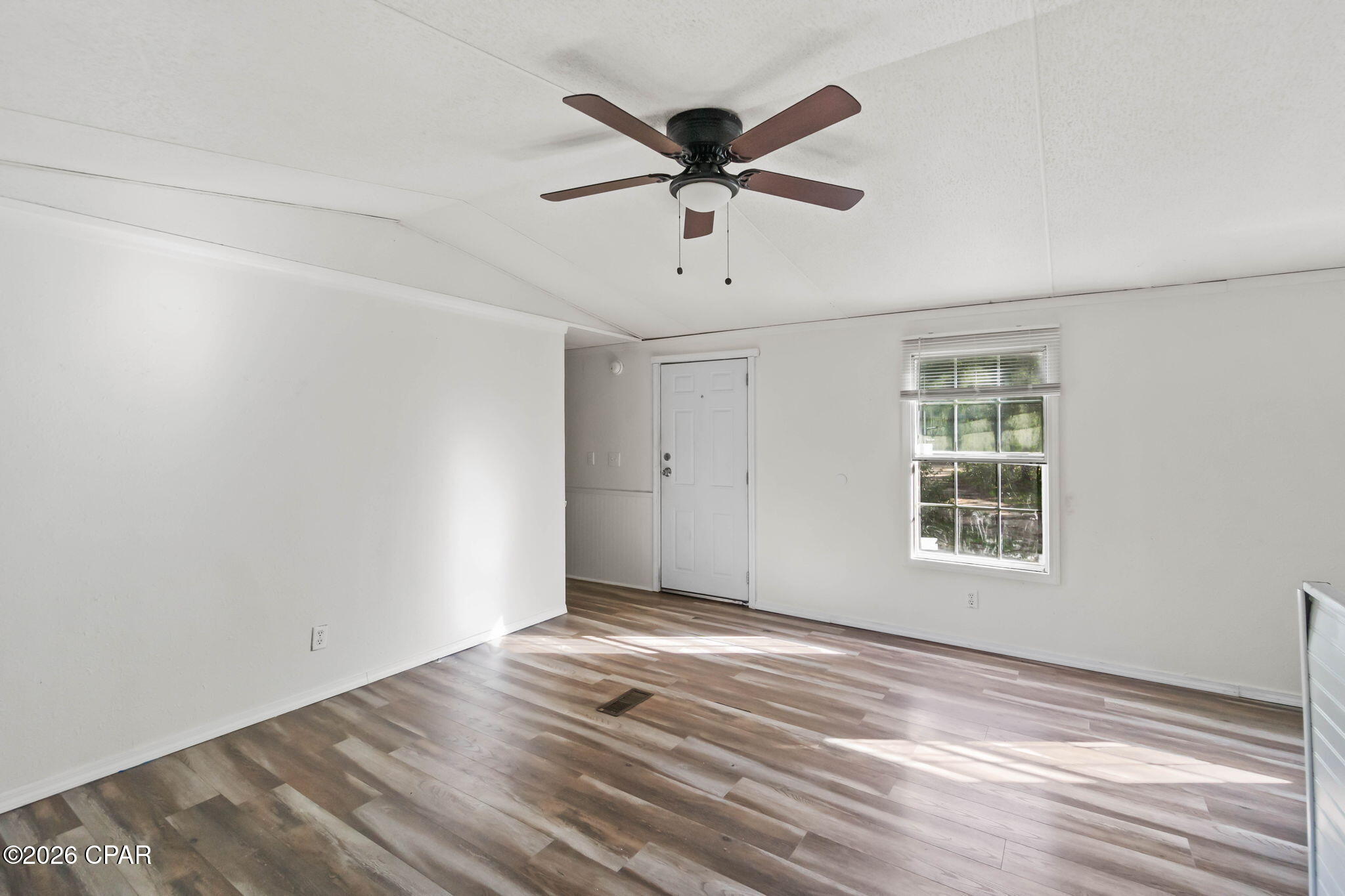 4th image of 3382 Lakeshore Dr, Chipley, FL 32428 | MLS# 792857