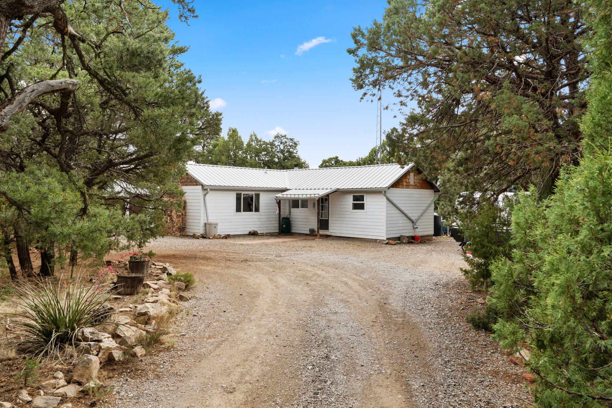 Homes for sale in Edgewood, NM | 46 Mcdonald Rd, Edgewood, NM 87015 | MLS# 1107552