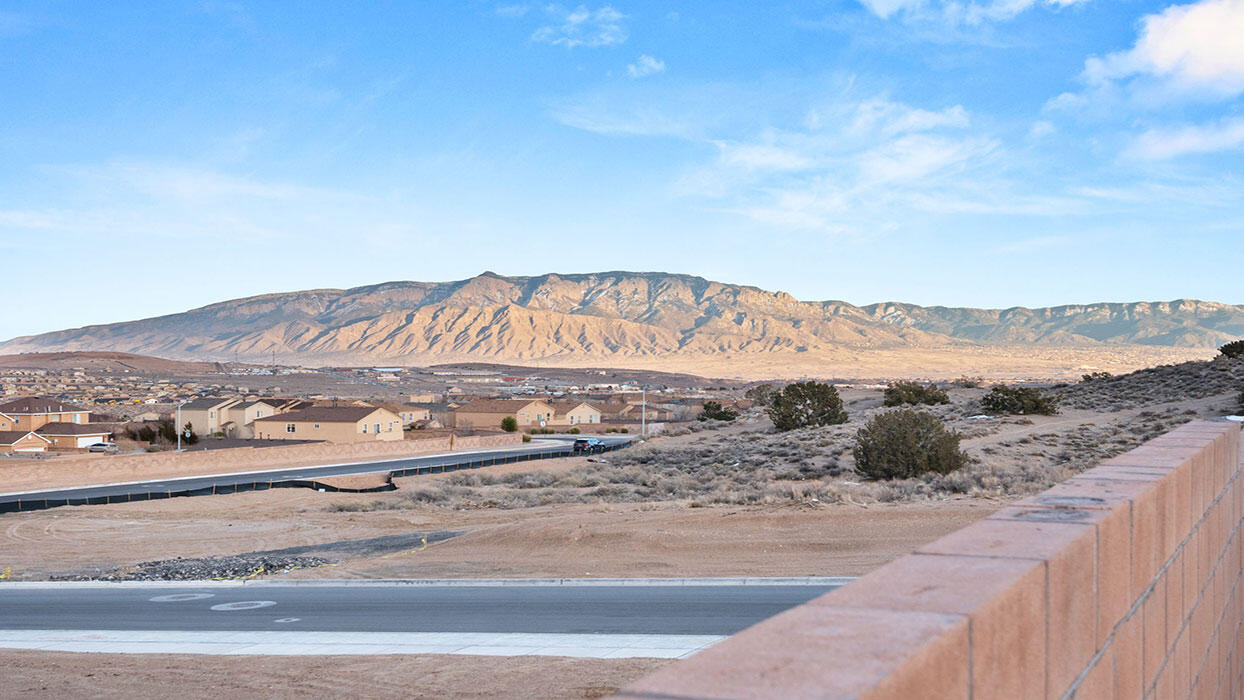 28th image of 4 Seguro Ct Nw, Los Lunas, NM 87031 | MLS# 1107565