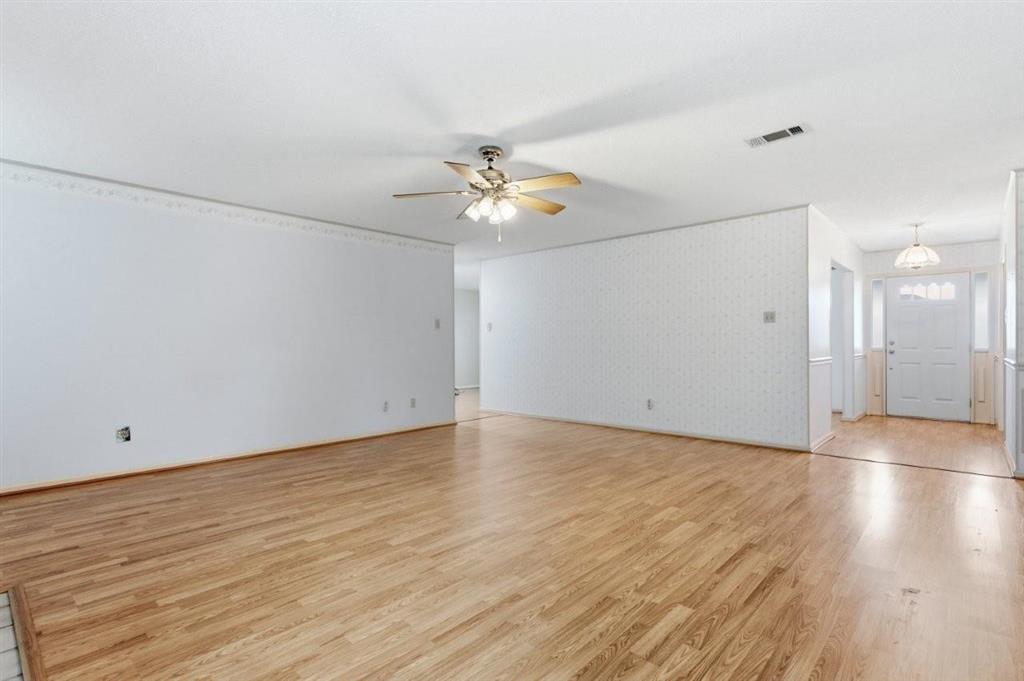 221 S Presidential Circle — photo 4