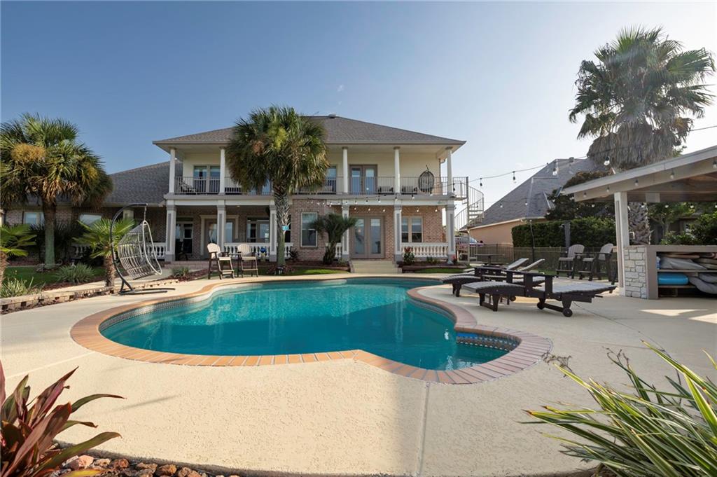 Photo 2 of Mansion for sale at 987 Lakeshore Blvd, Slidell, LA 70461 | MLS# 2568299 | Listing updated on 2026-09-08