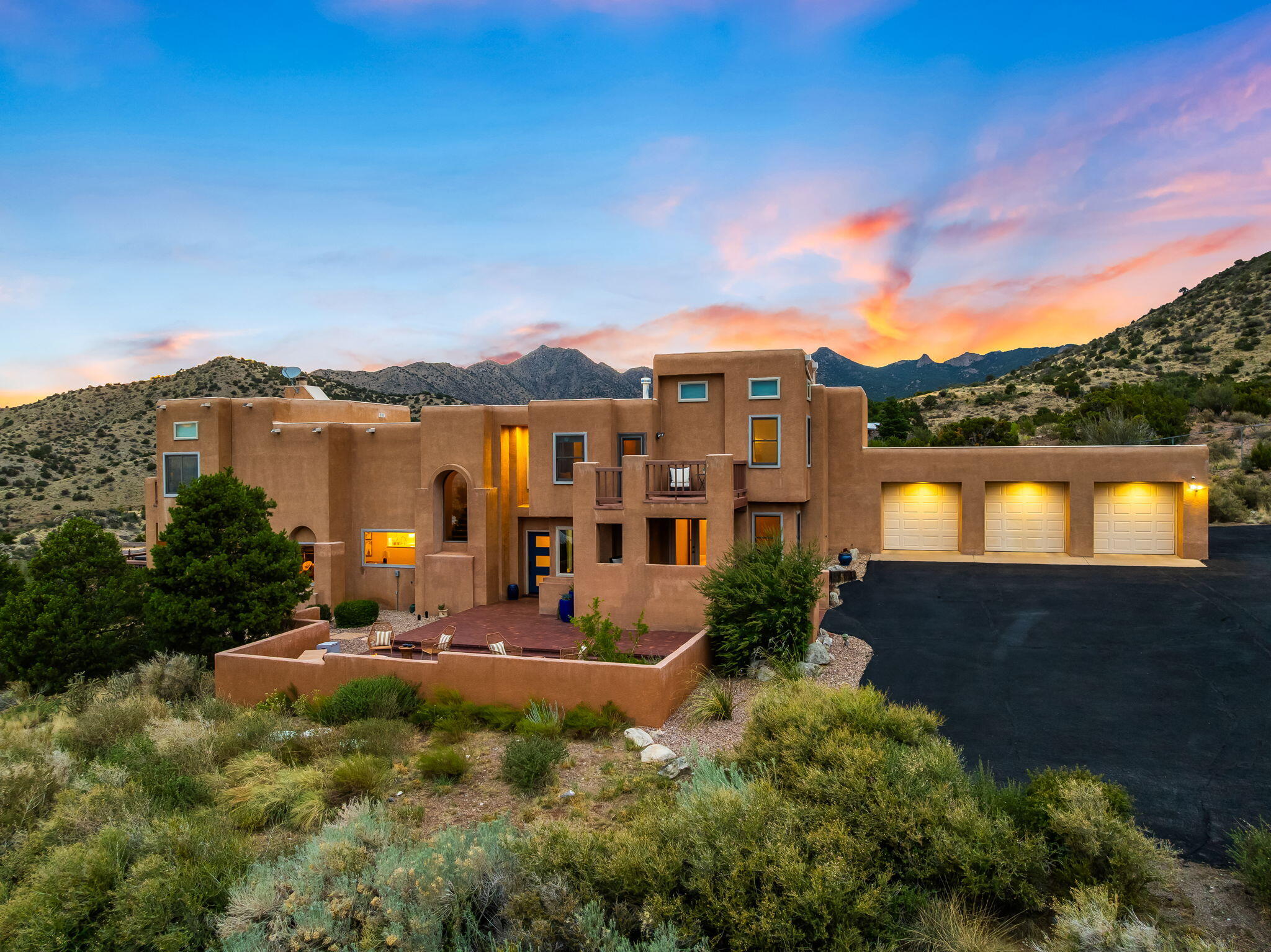 Photo 1 of Single family home for sale at 18 Tierra Monte Dr Ne, Albuquerque, NM 87122 | MLS# 1107676 | Listing updated on 2026-09-16