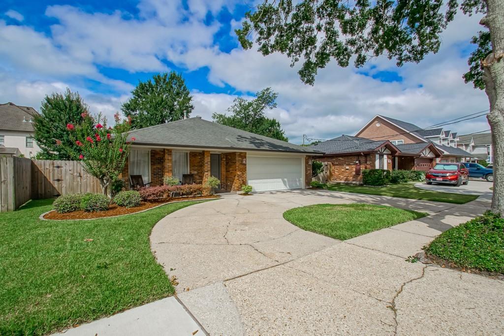 Photo 2 of Single family home for sale at 8724 Melrose Ln, River Ridge, LA 70123 | MLS# 2568872 | Listing updated on 2026-09-14