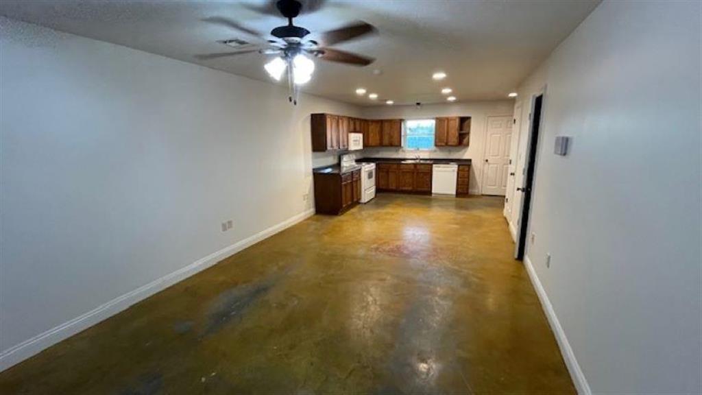 629 Louie Street — photo 4