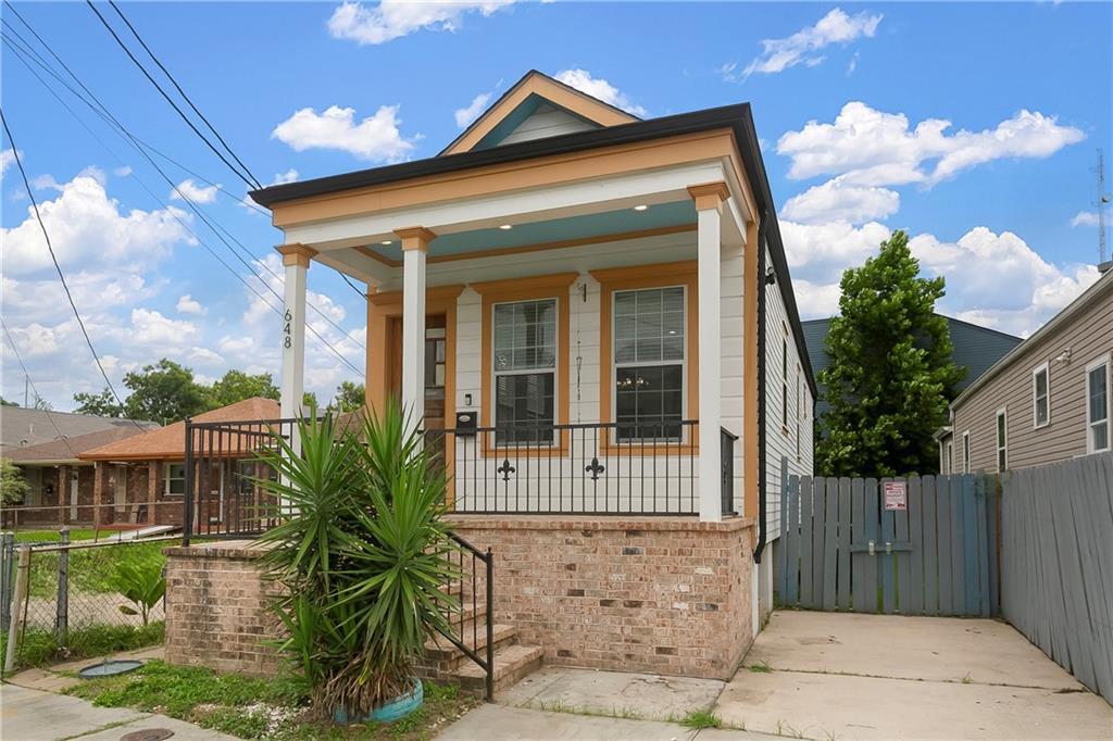 1st image of 648 S Gayoso St, New Orleans, LA 70119 | MLS# 2569086