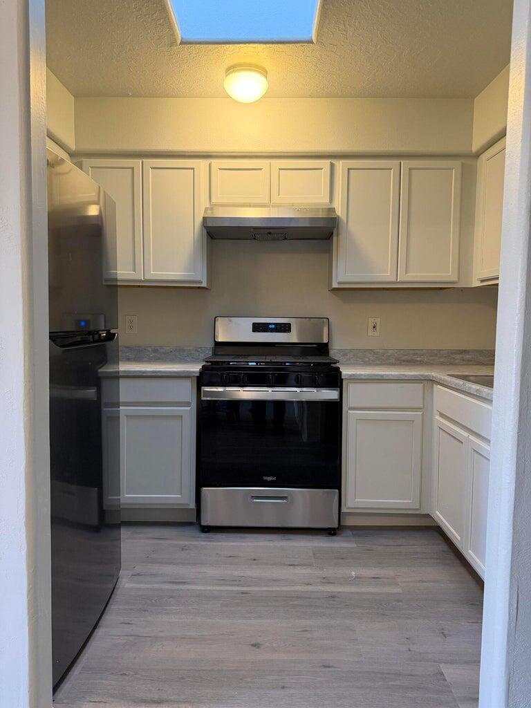 Photo 3 of Sale Pending at 1102 10th Street Sw, Albuquerque, NM 87102 | MLS# 1107821 | Listing updated on 2026-10-16