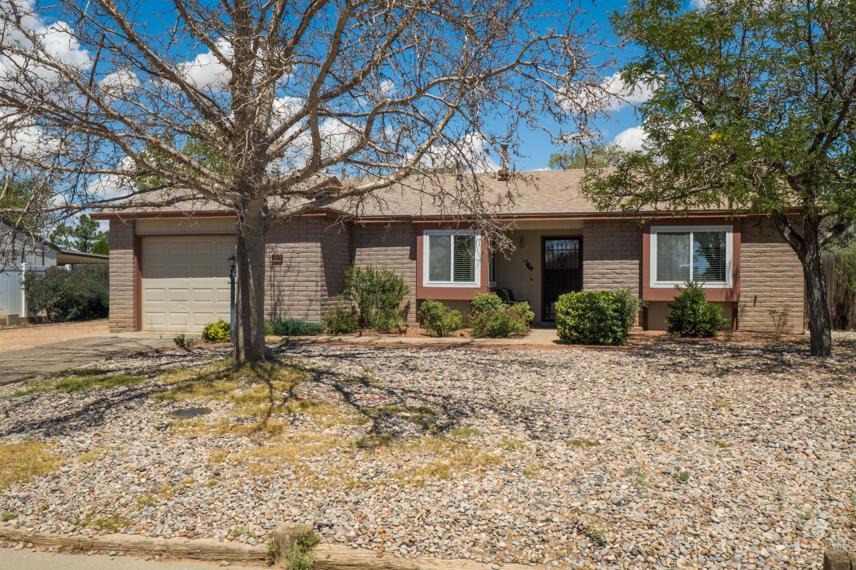 680 Bhutan Drive, Rio Rancho NM 87124