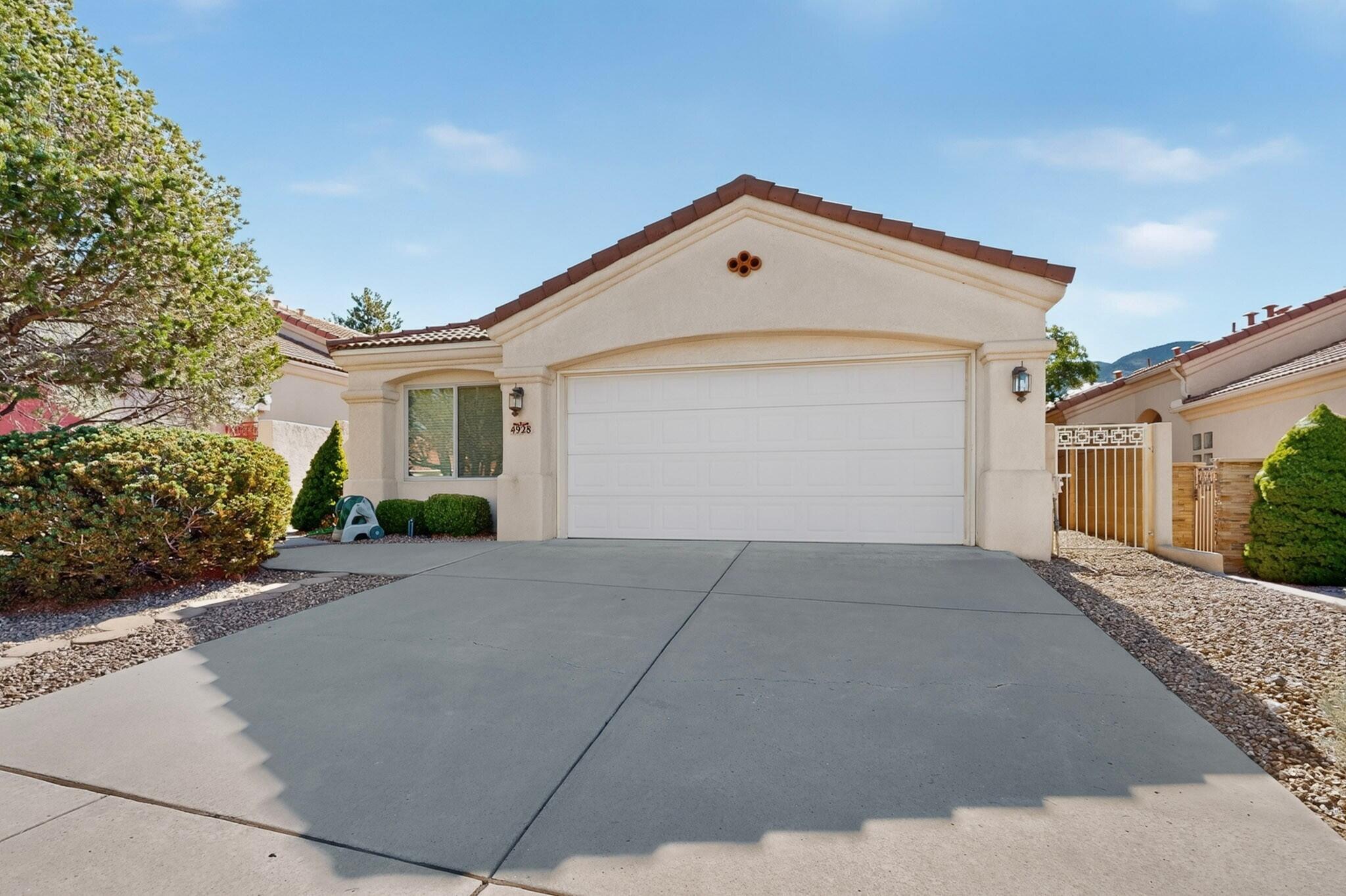 Photo 2 of Single family home for sale at 4928 Skyline View Ct Ne, Albuquerque, NM 87111 | MLS# 1107862 | Listing updated on 2026-10-28