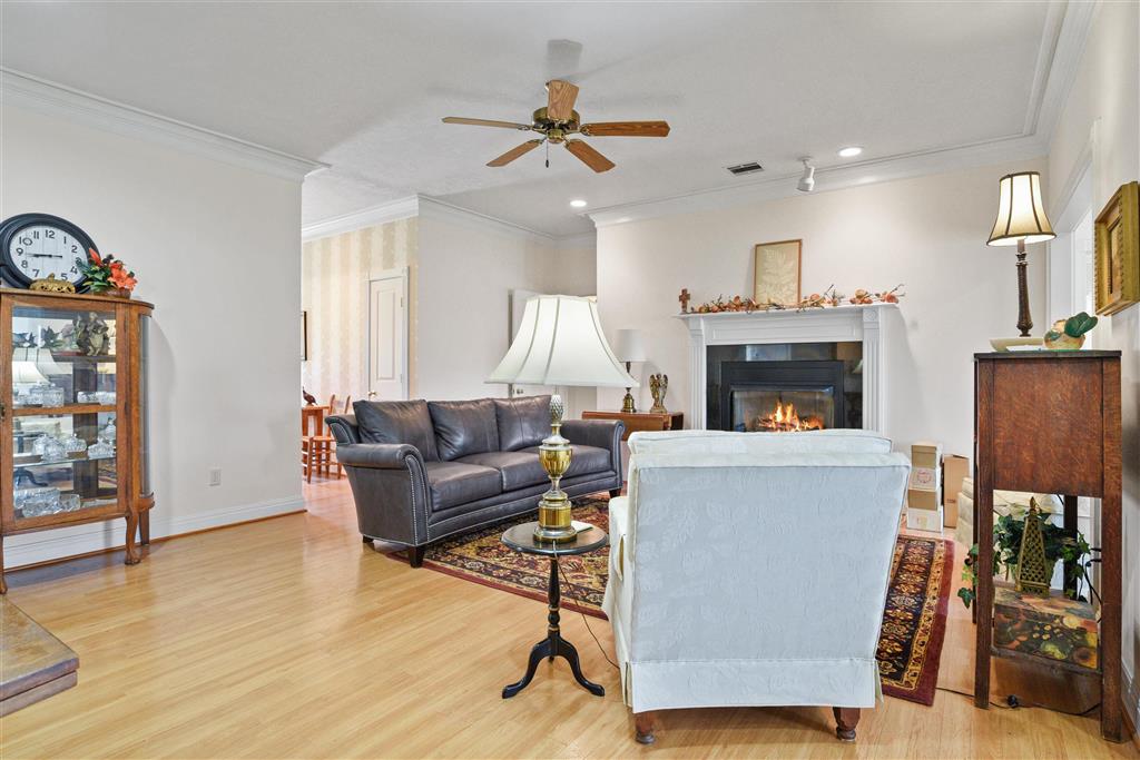 702 Desoto Street — photo 5