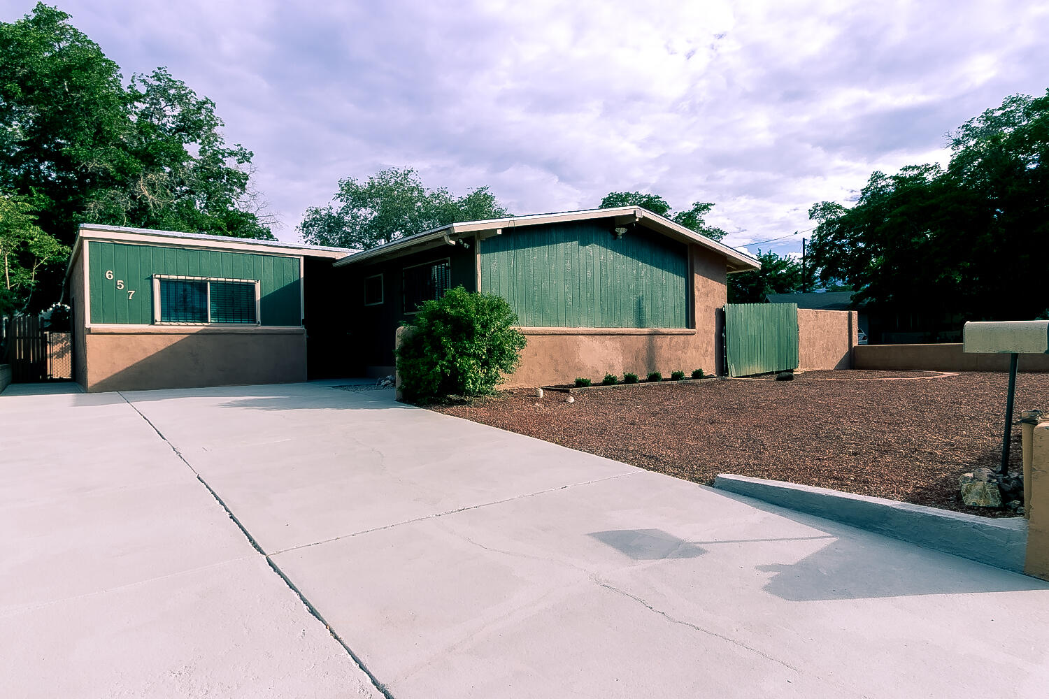 657 Grace Street, Albuquerque NM 87123