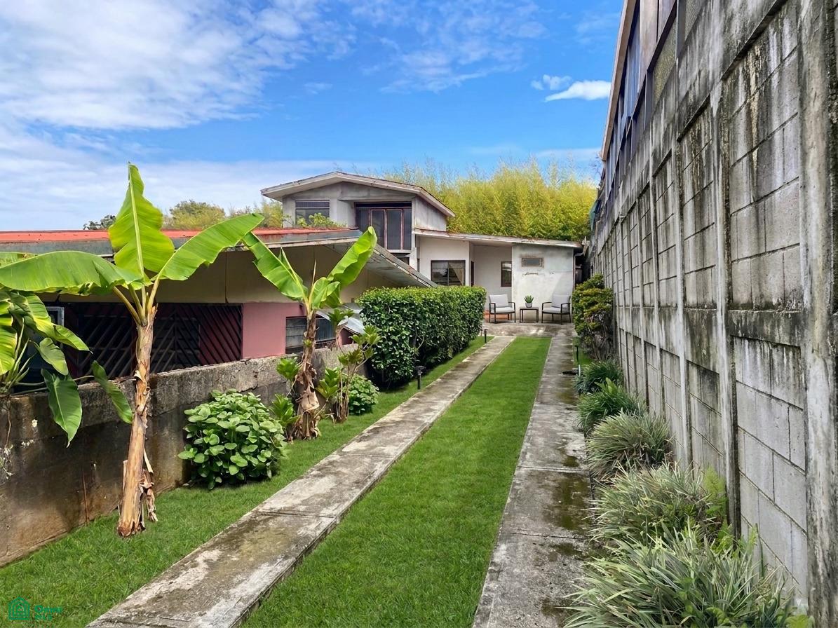 7 bed Single Family Homes For Sale in Santo Domingo, Heredia - 1