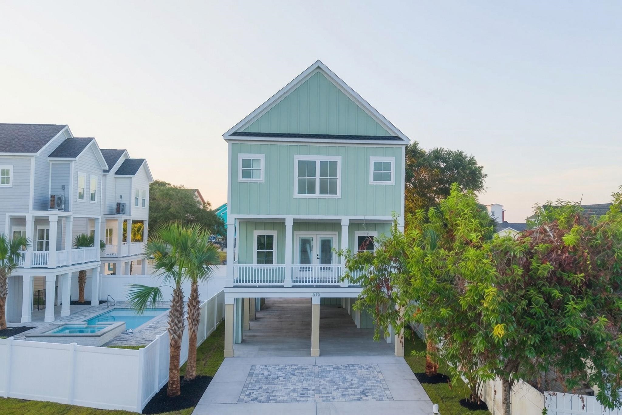 613 South Dogwood 