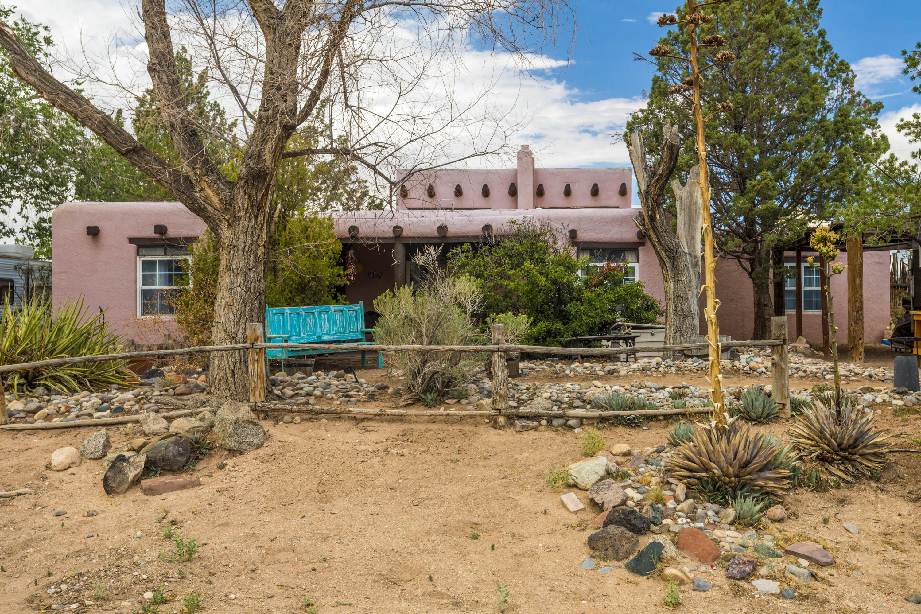 Photo 1 of Single family home for sale at 527 Mesilla St Ne, Albuquerque, NM 87108 | MLS# 1107942 | Listing updated on 2026-09-10