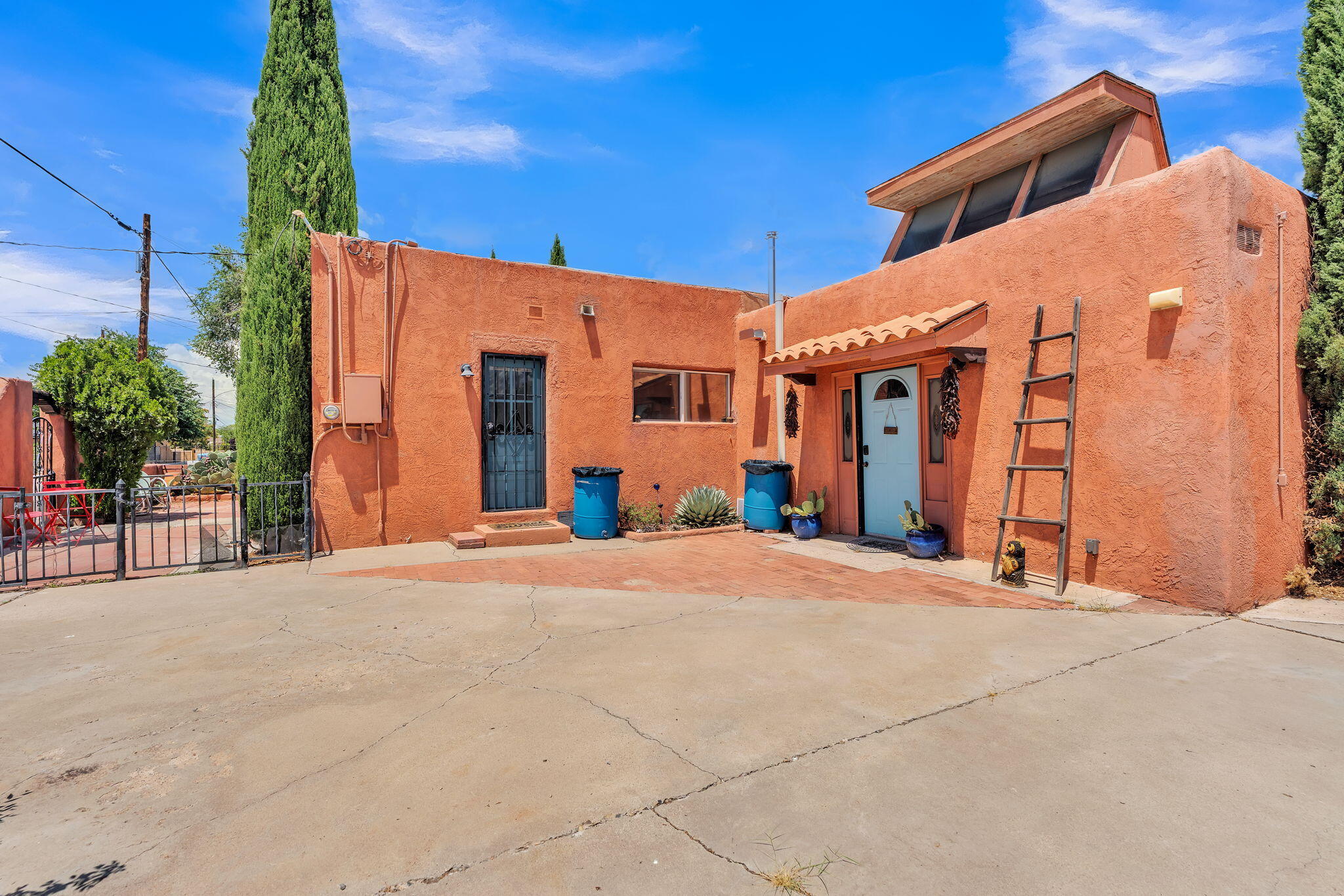 Photo 2 of Single family home for sale at 2213 Dora Ave Nw, Albuquerque, NM 87104 | MLS# 1107944 | Listing updated on 2026-10-09