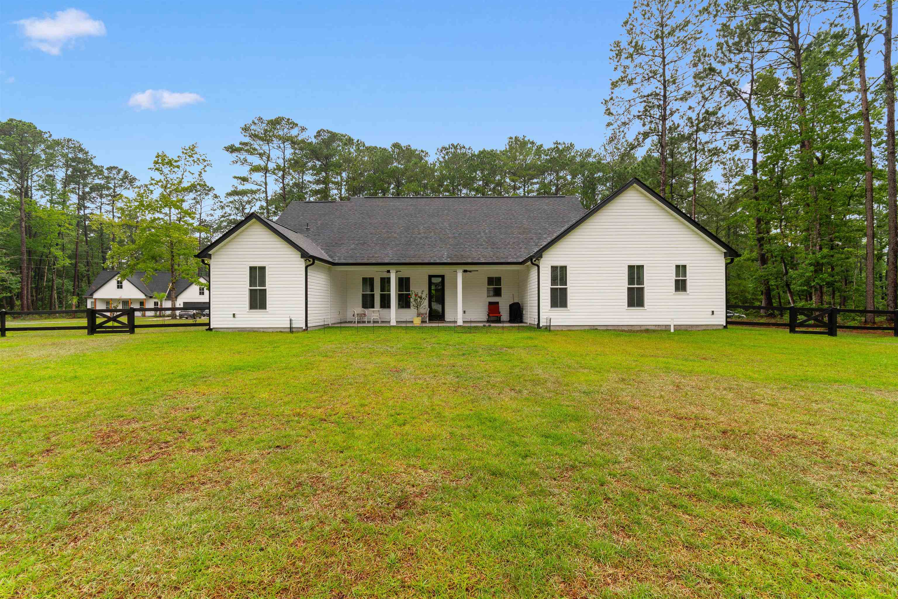 Photo 4 of Single family home for sale at 464 NW Boundary Loop Rd, Calabash, NC 28467 | MLS# 2618578 | Listing updated on 2026-09-17