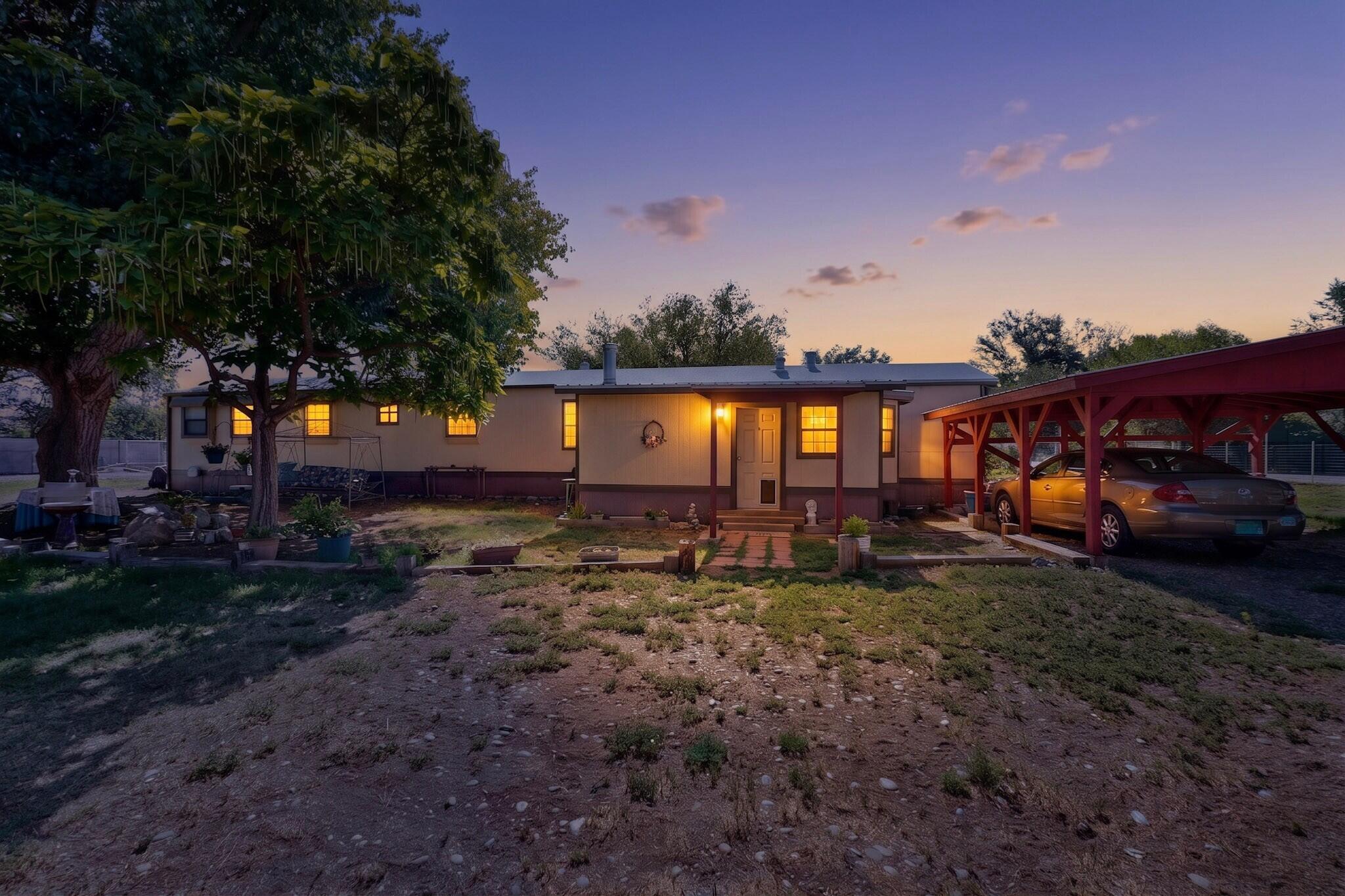 29 Entrada Aragon Road, Los Lunas