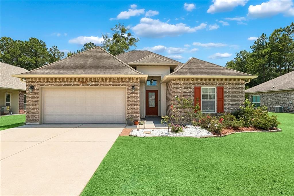 1st image of 704 Branch Crossing Dr, Covington, LA 70435 | MLS# 2569577