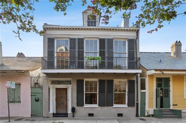 1216 BURGUNDY Street
