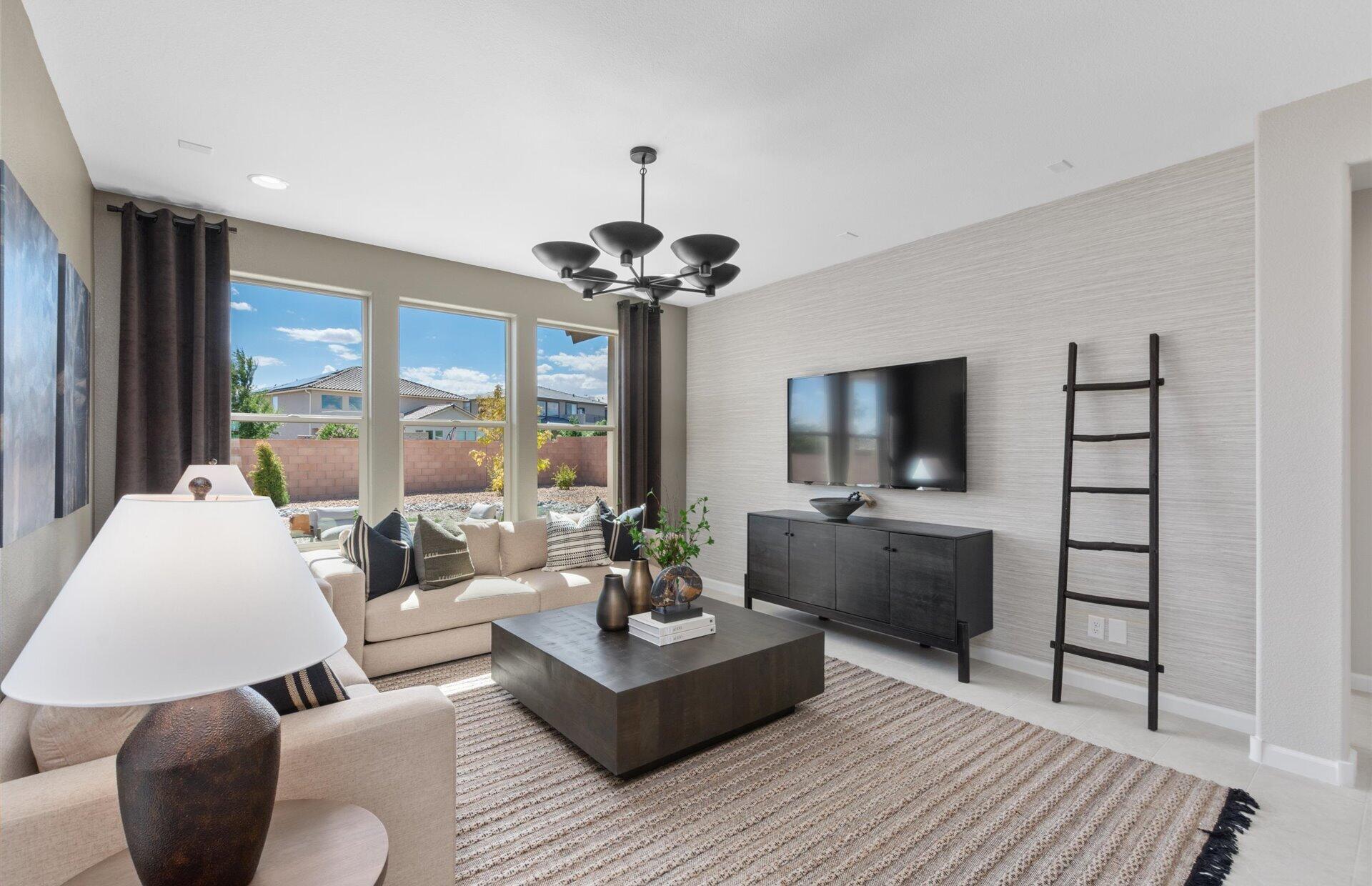 2000 Janet Way NE 