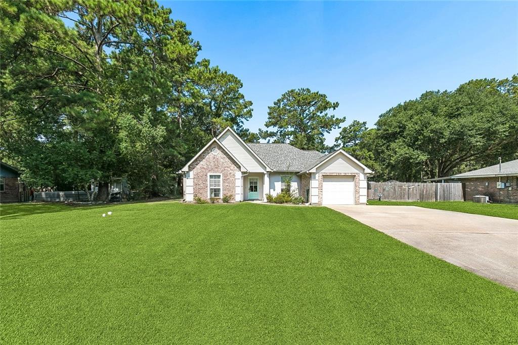 Single family home for sale at 42 Helen Dr, Madisonville, LA 70447 | MLS# 2569896